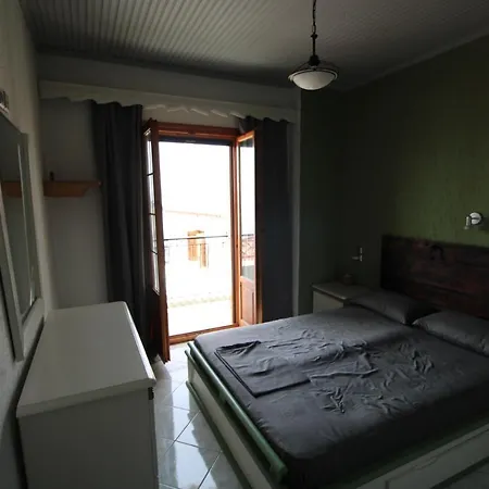 Thea House * Glossa
